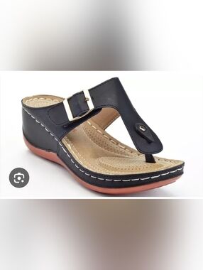Women's Black Thong Wedge Sandals with Buckle Accent